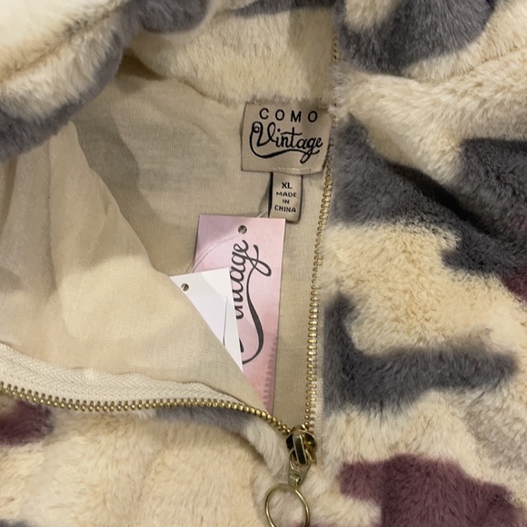 NWT camp sherpa fleece pullover - Picture 3 of 4